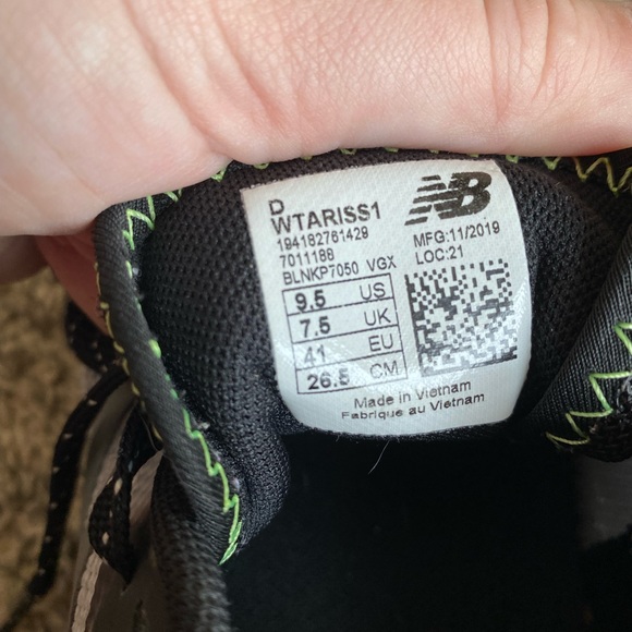 W9.5 EUC New Balance Trail Arishi Running Shoe - Picture 5 of 7